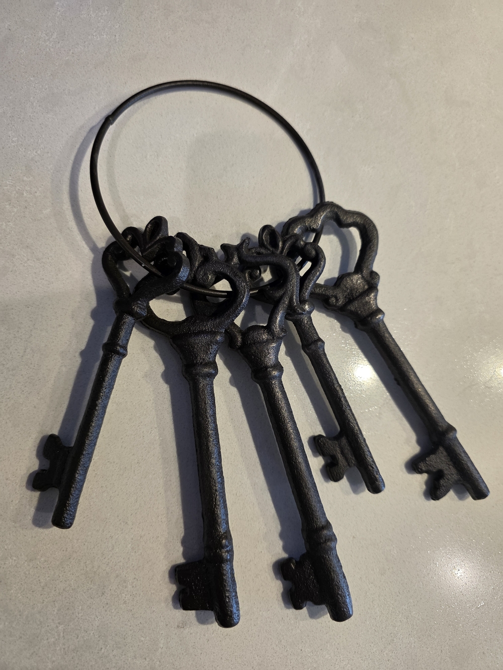 Decorative Cast Iron Skeleton Key Ring - Black - Unbranded